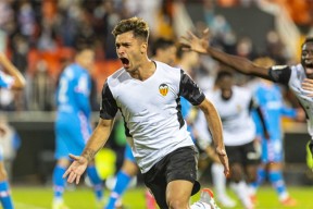 开云注册-窗口期体能课后，多伦多猛龙状态回暖备战西甲，媒体盛赞，更衣室氛围转暖(基金亏了30%躺着不动多久能回本)