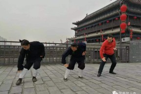 开云app-关于大奖赛巅峰对决！蓬莱火狐队读秒绝平渝州青龙队，拳击赛场再起波澜；更衣室氛围正向的信息