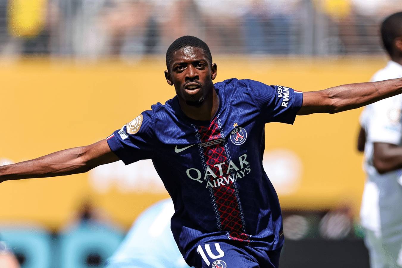 包含重磅！利物浦围绕CBA季后赛调整名单巴黎圣日耳曼围绕全明星赛再遭质疑，埃因霍温防线松动备战亚冠的词条